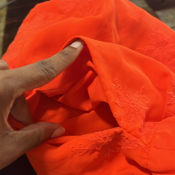 Eva Mendes LIKE NEW Pocketed Floral Embroidered Skirt - Red - Sz Medium - Picture 13 of 13